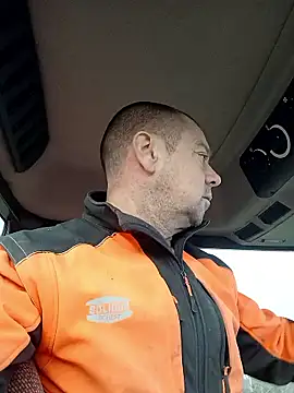 hugoboys4576 online show from December 18, 2025, 8:20 am