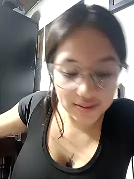 Alice Reyes  online show from September 21, 2025, 10:00 pm