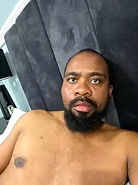 Snapshot of bigsize40 chatting on October 21, 2025, 2:12 am bigsize40 online show from October 21, 2025, 2:12 am