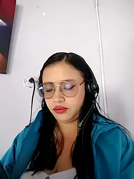 Snapshot of MILA__06 chatting on October 16, 2025, 12:39 pm MILA 06 online show from October 16, 2025, 12:39 pm