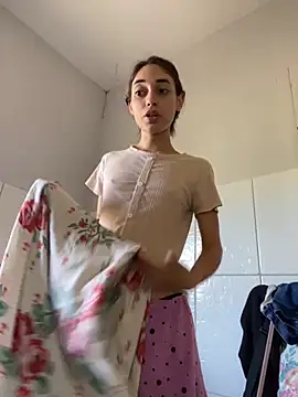 Snapshot of loirinhaaa chatting on September 18, 2025, 2:08 pm loirinhaaa online show from September 18, 2025, 2:08 pm