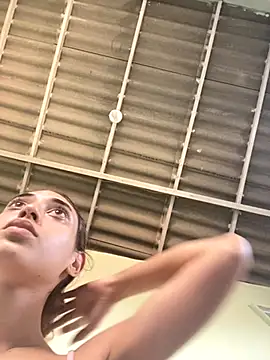 Snapshot of loirinhaaa chatting on October 9, 2025, 4:05 pm loirinhaaa online show from October 9, 2025, 4:05 pm