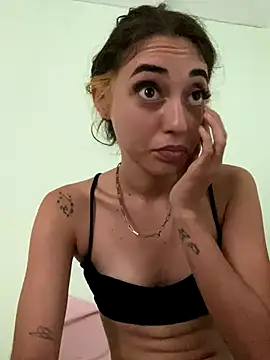 Snapshot of loirinhaaa chatting on October 19, 2025, 2:07 pm loirinhaaa online show from October 19, 2025, 2:07 pm