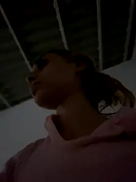 Snapshot of loirinhaaa chatting on October 22, 2025, 5:45 pm loirinhaaa online show from October 22, 2025, 5:45 pm