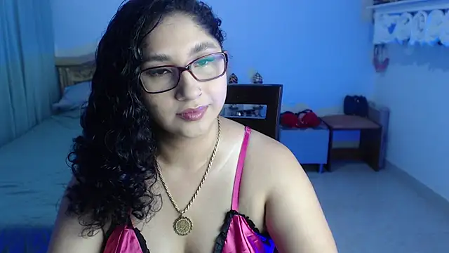 Snapshot of Gia_Dior chatting on September 29, 2025, 11:42 pm Gia Dior online show from September 29, 2025, 11:42 pm