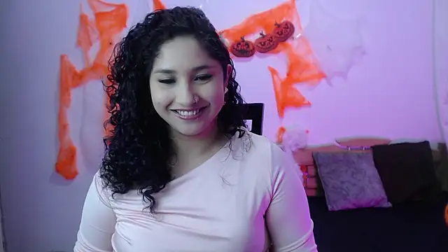 Snapshot of Gia_Dior chatting on October 23, 2025, 11:14 pm Gia Dior online show from October 23, 2025, 11:14 pm