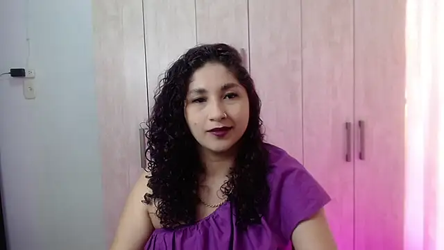 Gia Dior online show from November 3, 2025, 8:21 pm