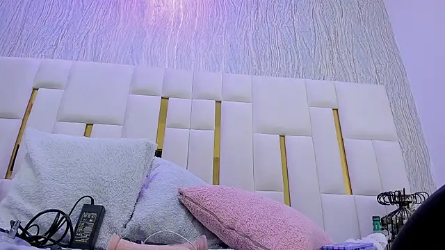 mia vy online show from June 5, 2026, 3:02 am