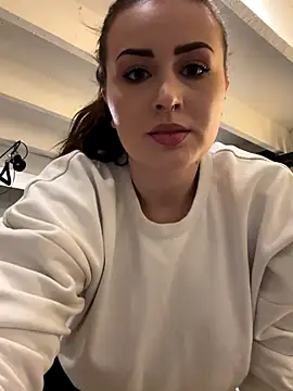 Snapshot of Kristyoff chatting on October 27, 2025, 1:04 pm Kristyoff online show from October 27, 2025, 1:04 pm