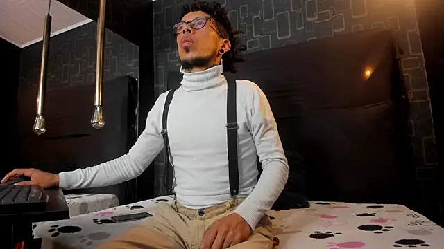 Snapshot of Alien_high chatting on September 28, 2025, 12:54 pm Alien high online show from September 28, 2025, 12:54 pm