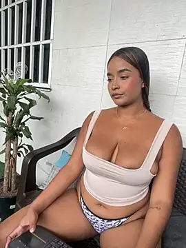 Snapshot of DemiSins chatting on November 3, 2025, 9:05 pm DemiSins online show from November 3, 2025, 9:05 pm