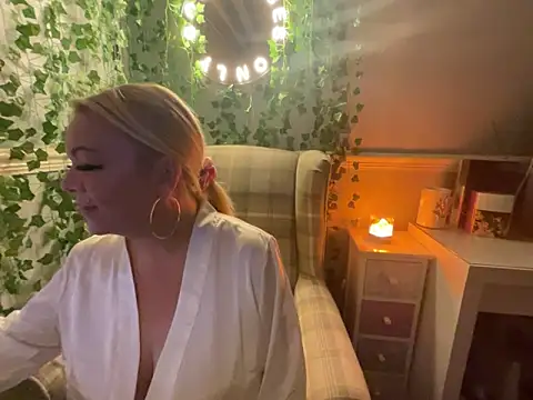 BonnyDesire online show from November 20, 2025, 7:57 pm