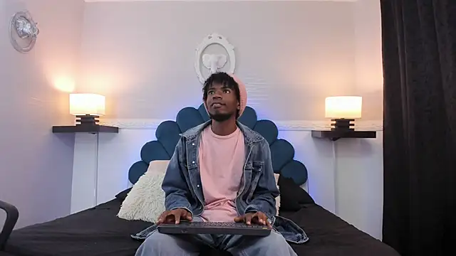 Snapshot of AllexJacob chatting on September 25, 2025, 1:04 pm AllexJacob online show from September 25, 2025, 1:04 pm