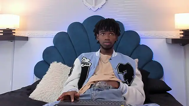 Snapshot of AllexJacob chatting on September 29, 2025, 1:27 pm AllexJacob online show from September 29, 2025, 1:27 pm