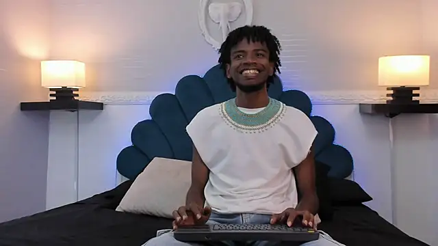 Snapshot of AllexJacob chatting on October 1, 2025, 1:39 pm AllexJacob online show from October 1, 2025, 1:39 pm