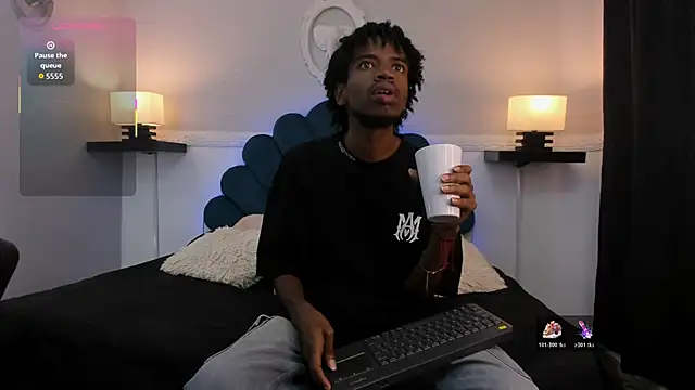 Snapshot of AllexJacob chatting on October 18, 2025, 1:01 pm AllexJacob online show from October 18, 2025, 1:01 pm