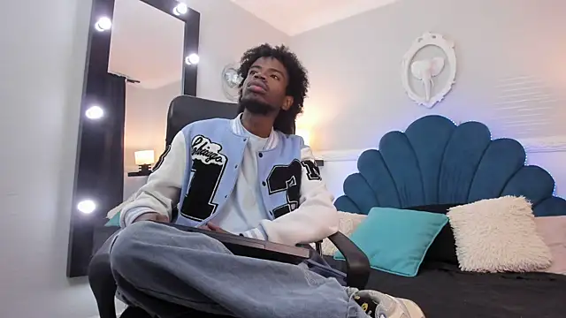 Snapshot of AllexJacob chatting on October 28, 2025, 12:52 pm AllexJacob online show from October 28, 2025, 12:52 pm