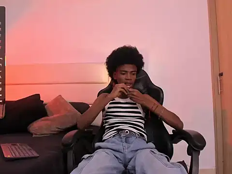 Snapshot of AllexJacob chatting on November 4, 2025, 1:32 pm AllexJacob online show from November 4, 2025, 1:32 pm