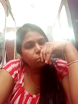 HEENA STRIP online show from September 17, 2025, 9:27 pm