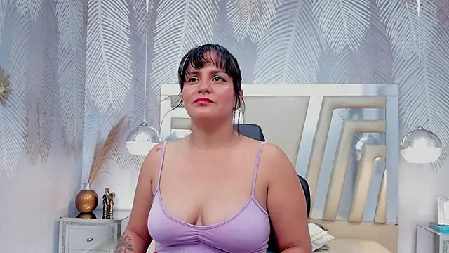 NattCurvy online show from September 18, 2025, 3:41 am