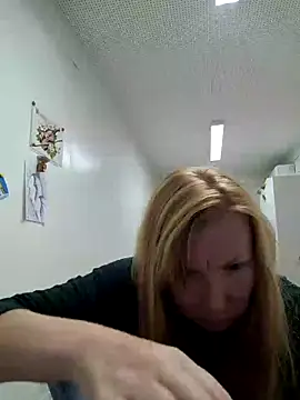 JenyJansi online show from September 18, 2025, 6:54 pm