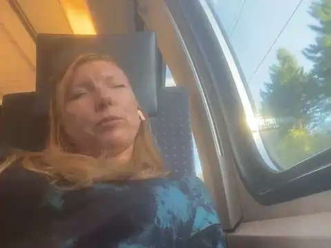 JenyJansi online show from September 19, 2025, 3:45 pm