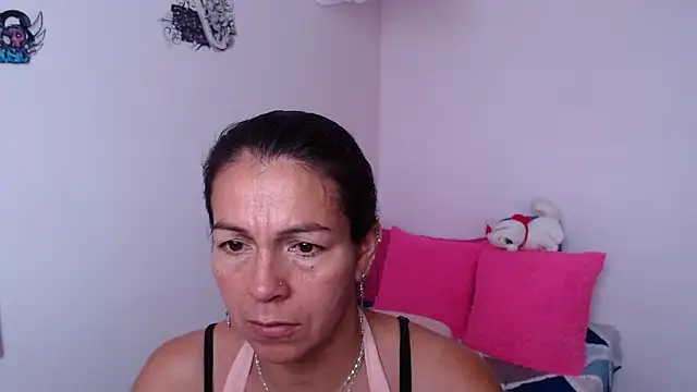 camilavargas  online show from February 20, 2026, 7:14 pm