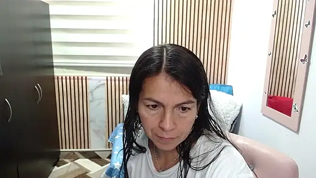 camilavargas  online show from June 16, 2026, 10:23 pm
