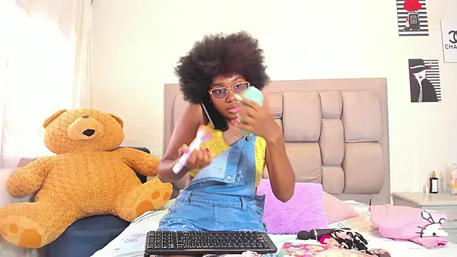 Beauty Luci online show from October 20, 2025, 7:58 pm