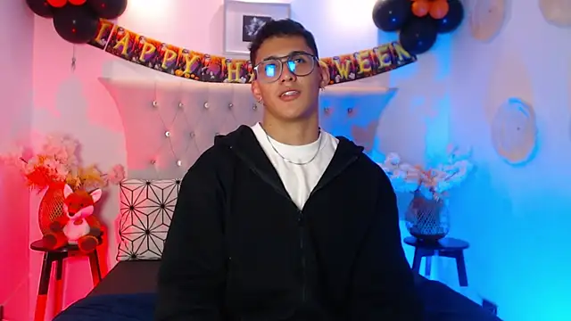 SalvadorFit online show from October 10, 2025, 8:41 pm