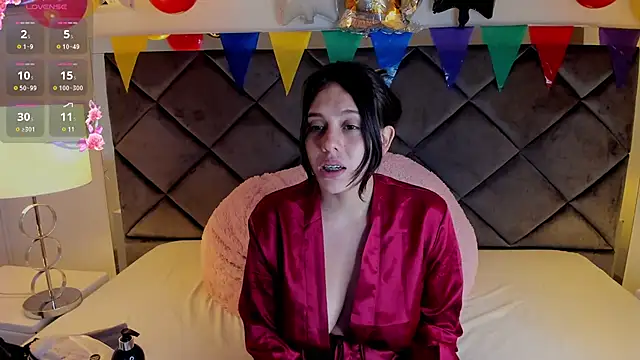 Snapshot of MeganMyerss_ chatting on September 27, 2025, 8:03 pm MeganMyerss  online show from September 27, 2025, 8:03 pm