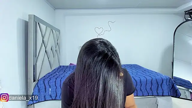 Snapshot of Daniela_x19 chatting on February 18, 2026, 12:39 am Daniela x19 online show from February 18, 2026, 12:39 am