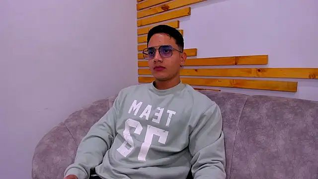 axel vega online show from September 30, 2025, 7:08 pm