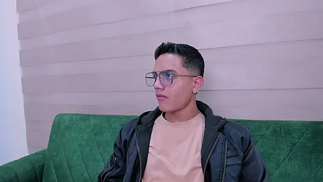 axel vega online show from October 1, 2025, 1:17 pm