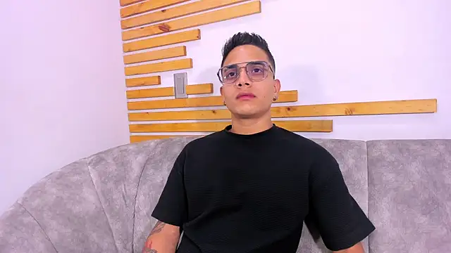 axel vega online show from October 7, 2025, 7:33 pm