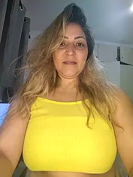 Snapshot of Lunita86 chatting on October 26, 2025, 3:12 am Lunita86 online show from October 26, 2025, 3:12 am