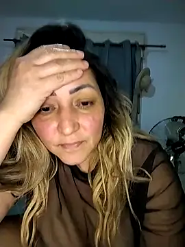 Snapshot of Lunita86 chatting on October 31, 2025, 2:34 am Lunita86 online show from October 31, 2025, 2:34 am