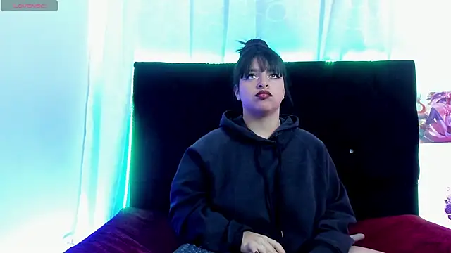 Snapshot of queen_salomme chatting on October 1, 2025, 11:38 am queen salomme online show from October 1, 2025, 11:38 am