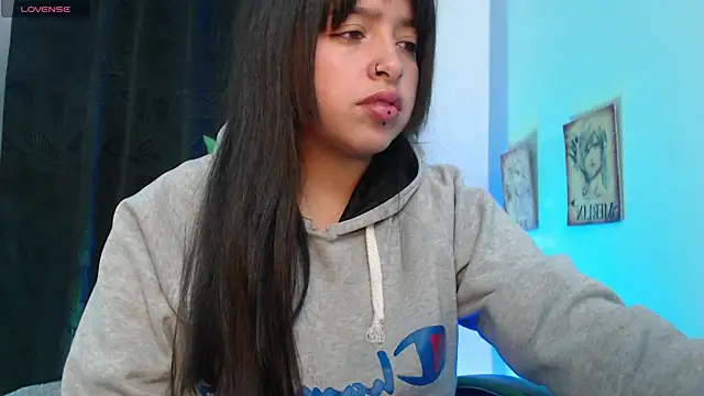 Snapshot of queen_salomme chatting on October 13, 2025, 11:43 am queen salomme online show from October 13, 2025, 11:43 am