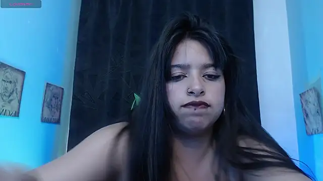 Snapshot of queen_salomme chatting on October 17, 2025, 11:29 pm queen salomme online show from October 17, 2025, 11:29 pm