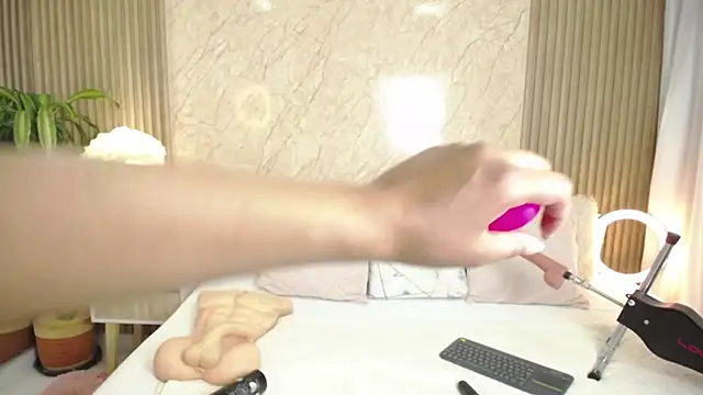 Snapshot of LawGoldman chatting on September 28, 2025, 12:27 am LawGoldman online show from September 28, 2025, 12:27 am