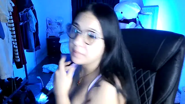 Snapshot of sacha_torres02 chatting on March 1, 2026, 12:12 am sacha torres02 online show from March 1, 2026, 12:12 am