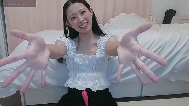 Snapshot of Mei_mei357 chatting on October 18, 2025, 2:07 pm Mei mei357 online show from October 18, 2025, 2:07 pm