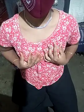 Snapshot of Cute_Couple59 chatting on September 29, 2025, 7:51 pm Cute Couple59 online show from September 29, 2025, 7:51 pm