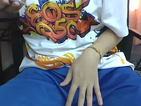 Xiao  Yu online show from September 28, 2025, 8:42 am