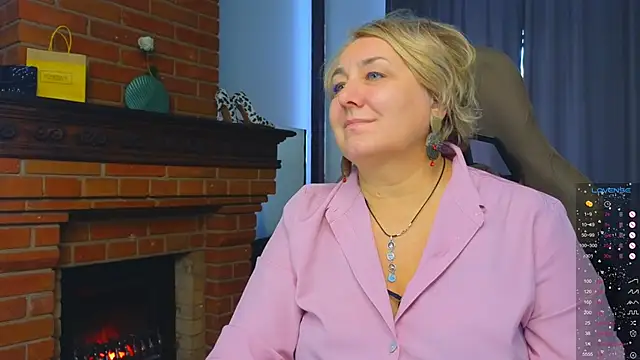 Snapshot of Marta_Wils chatting on September 30, 2025, 6:51 am Marta Wils online show from September 30, 2025, 6:51 am