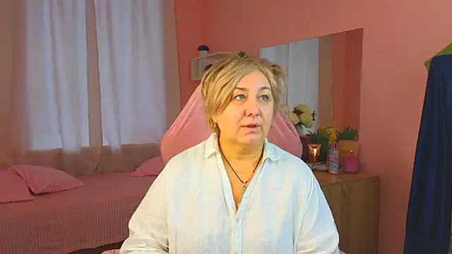 Snapshot of Marta_Wils chatting on October 7, 2025, 2:09 am Marta Wils online show from October 7, 2025, 2:09 am