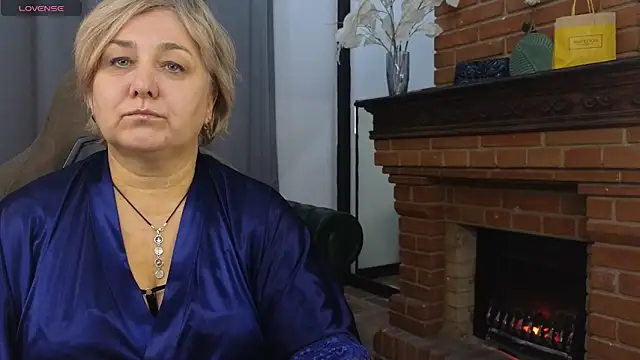 Snapshot of Marta_Wils chatting on October 8, 2025, 2:42 am Marta Wils online show from October 8, 2025, 2:42 am