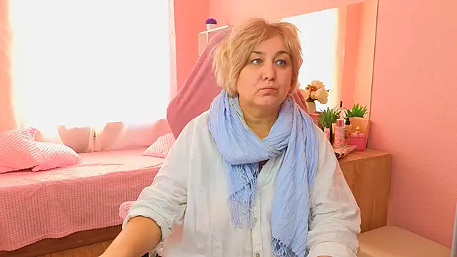 Snapshot of Marta_Wils chatting on October 15, 2025, 2:11 am Marta Wils online show from October 15, 2025, 2:11 am