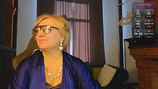 Snapshot of Marta_Wils chatting on October 24, 2025, 3:47 am Marta Wils online show from October 24, 2025, 3:47 am